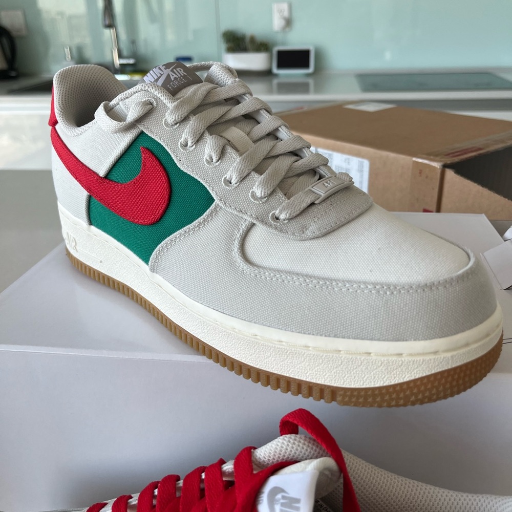 Nike Air Force sneakers brand new - size 9